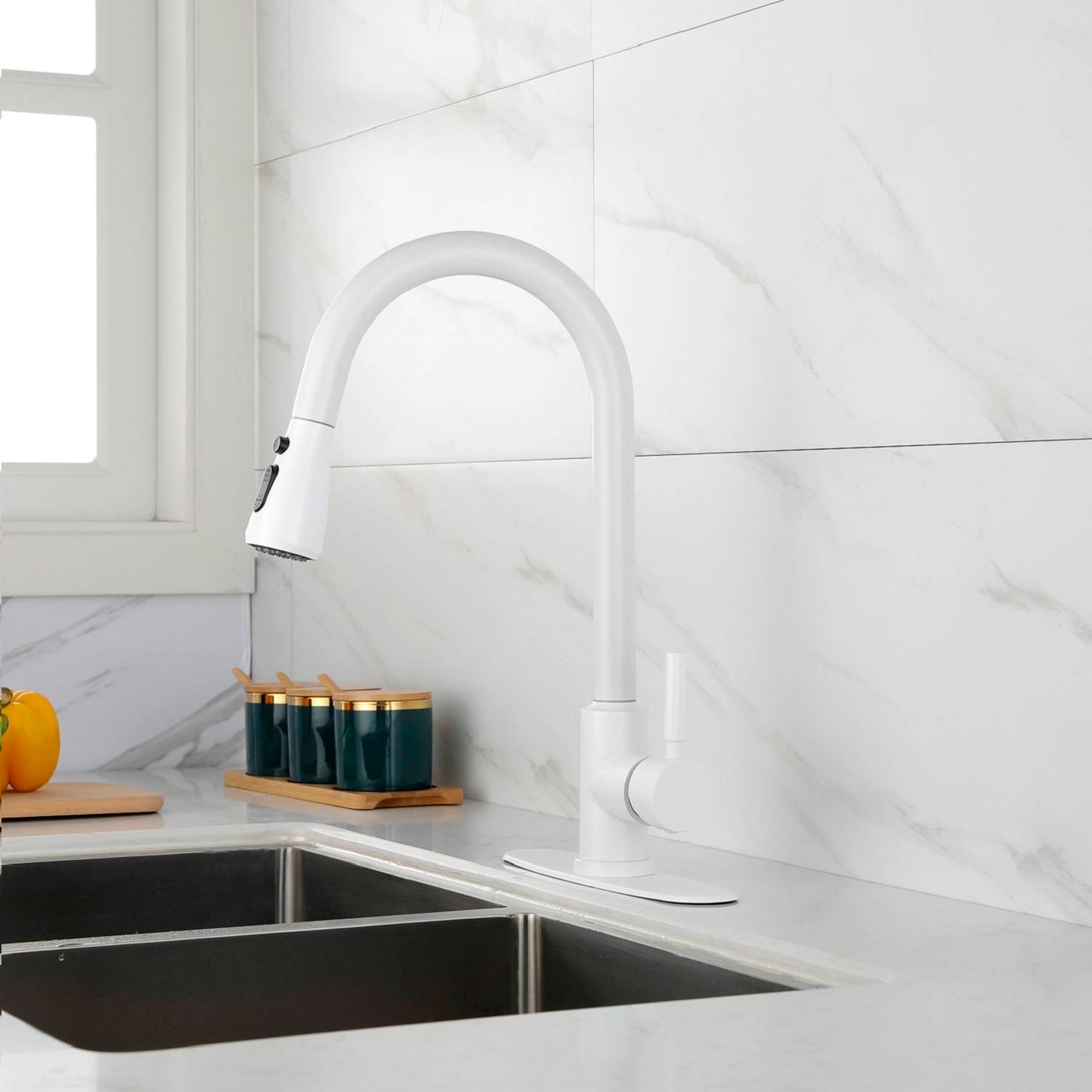 Pull-Down Kitchen Faucet with Sprayer - Single Handle, 3 Spray Modes (White)