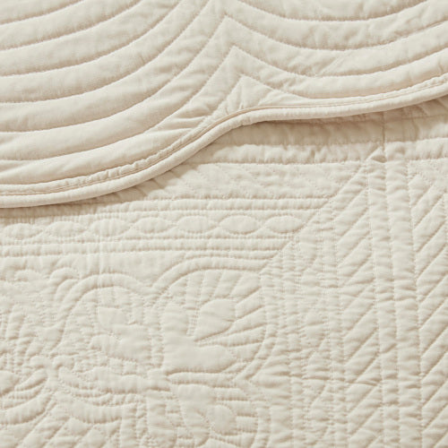 3-Piece Reversible Scalloped Edge Quilt Set - Cream King/Cal King, Lightweight Cottage Style Bedding